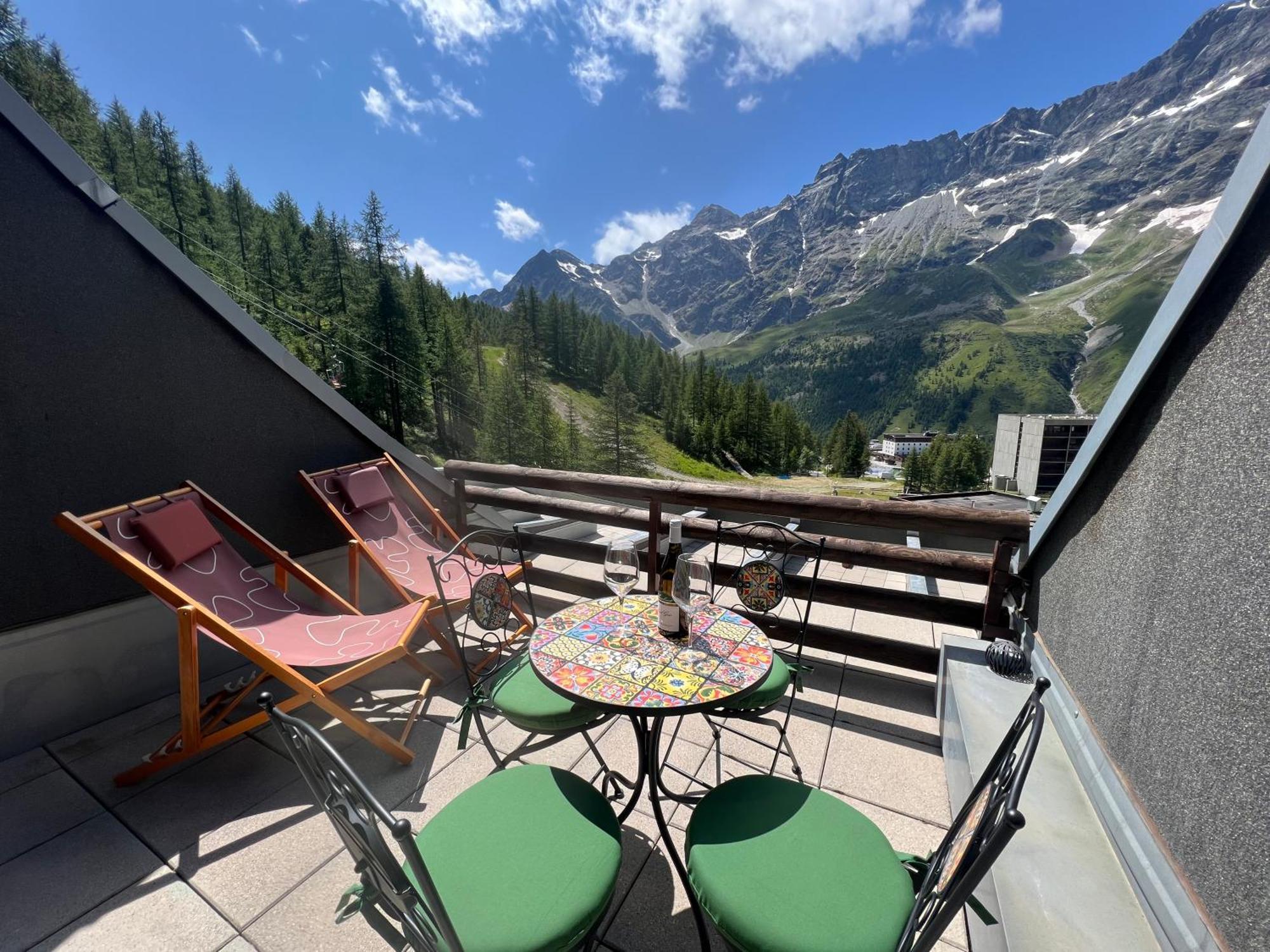 Cervinia - Matterhorn Apartments ブレウイル・チェルヴィナイア エクステリア 写真
