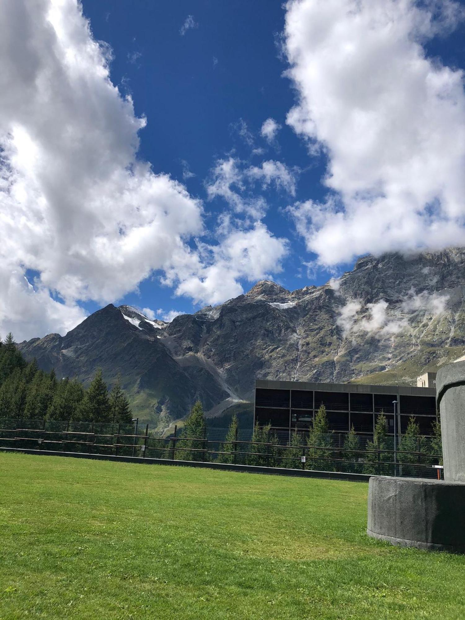 Cervinia - Matterhorn Apartments ブレウイル・チェルヴィナイア エクステリア 写真