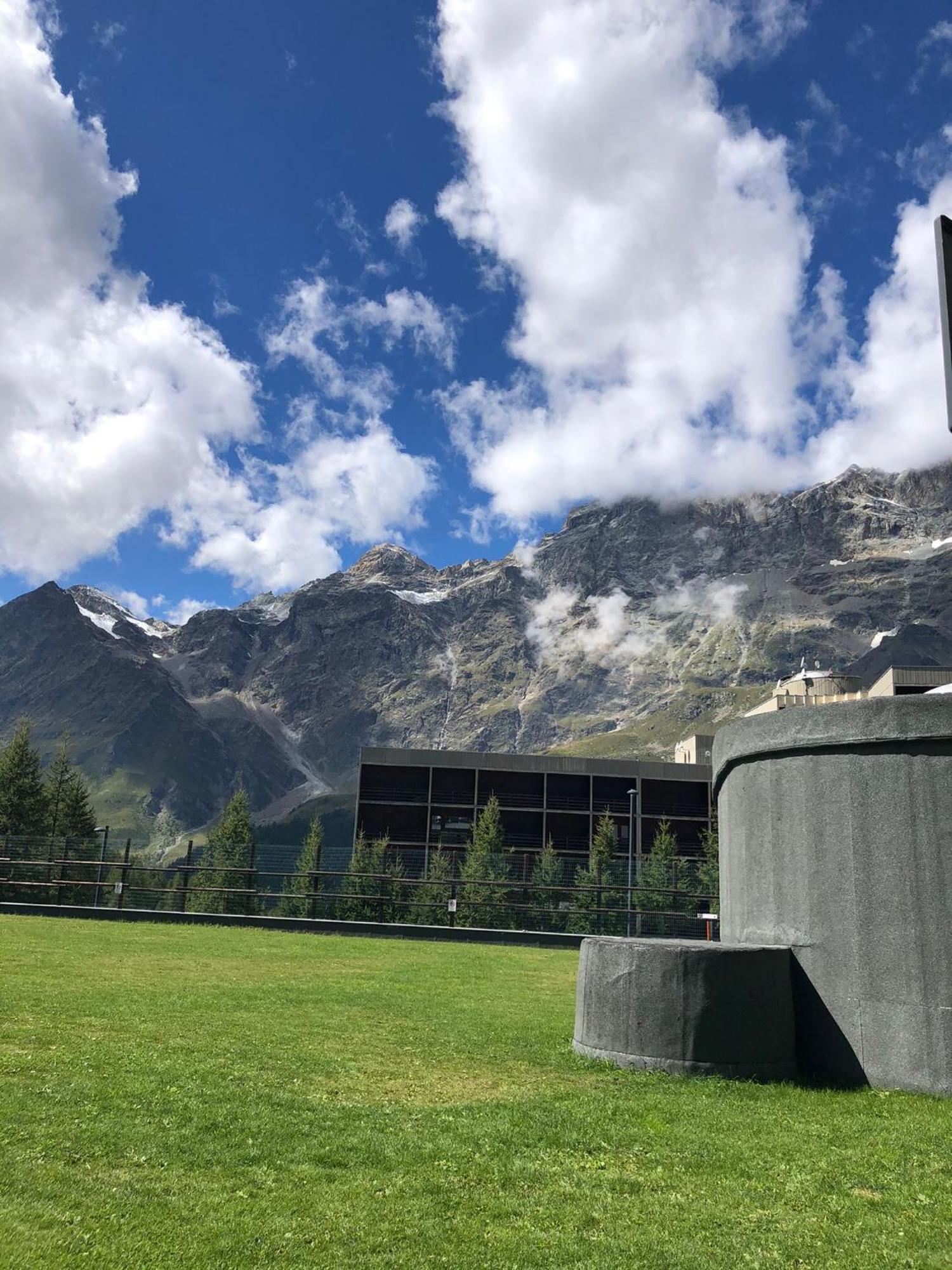 Cervinia - Matterhorn Apartments ブレウイル・チェルヴィナイア エクステリア 写真